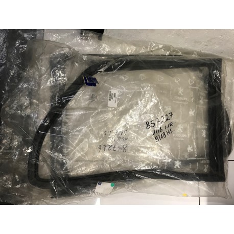 Genuine OE Peugeot 106 / Saxo Rear Quarter Window Seal (Non-Opening) - 8572.27