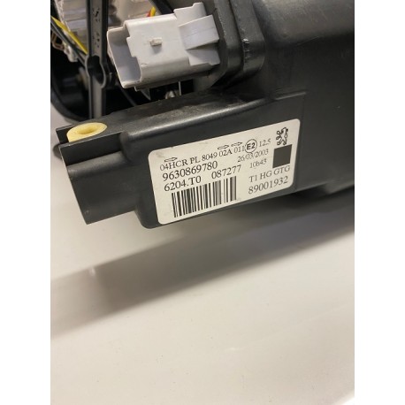 Genuine OE Peugeot 206 Nearside OEM Headlight (RHD) - 6204.T0