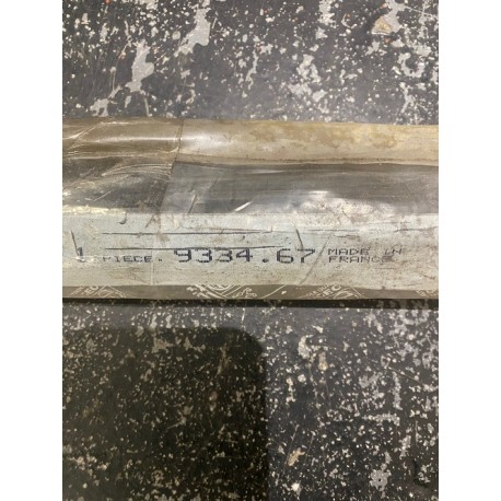 Brand New Genuine OE Peugeot 405 Mi16 Nearside Rear Outer Window Scraper Seal - 9334.67