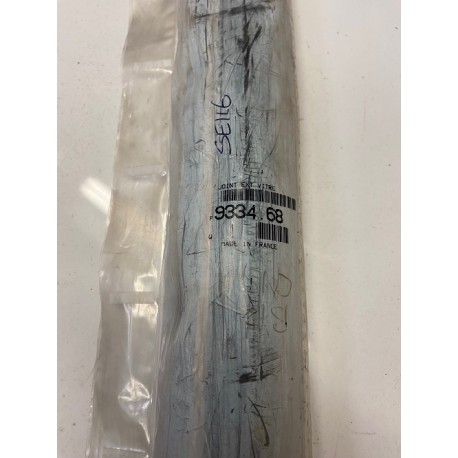 Brand New Genuine OE Peugeot 405 Mi16 Offside Rear Outer Window Scraper Seal - 9334.68