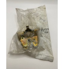 Brand New Genuine O/E Peugeot 205 tailgate latch - 8719.37