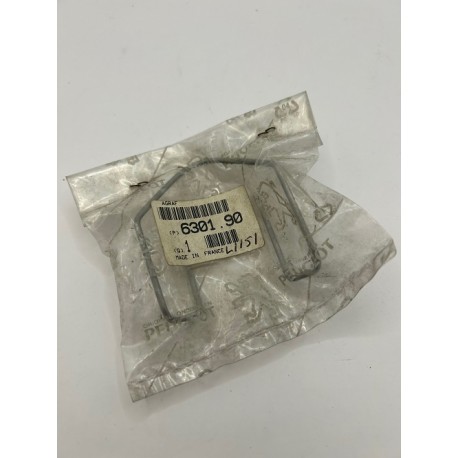Genuine OE Peugeot 309 front indicator spring clip - 6301.90