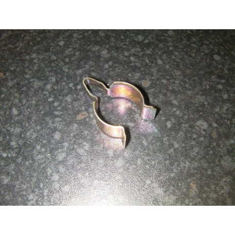 Peugeot 205 GTI cooling fan resistor mount clip